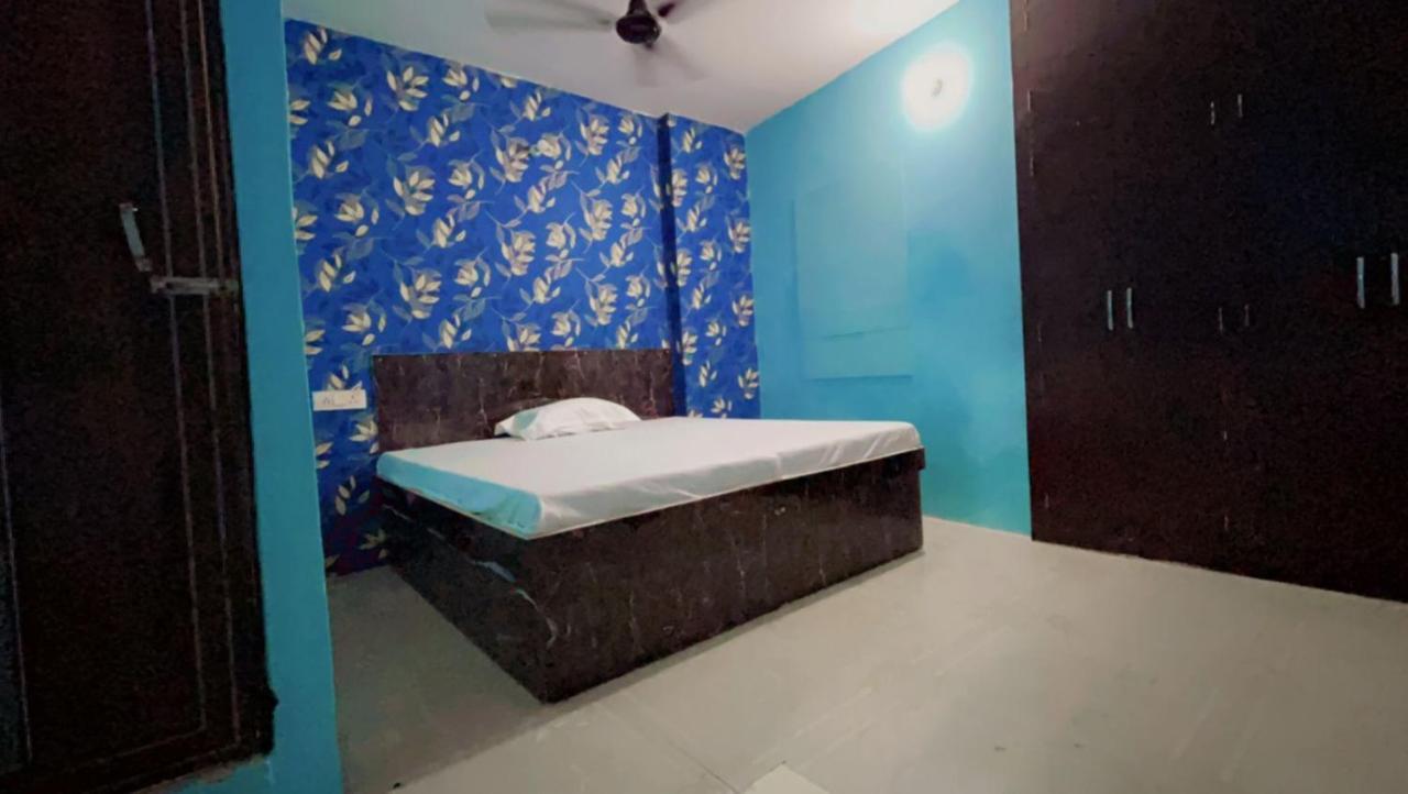 Krishna P. Guest House Варанаси Экстерьер фото