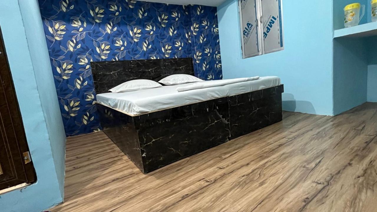 Krishna P. Guest House Варанаси Экстерьер фото
